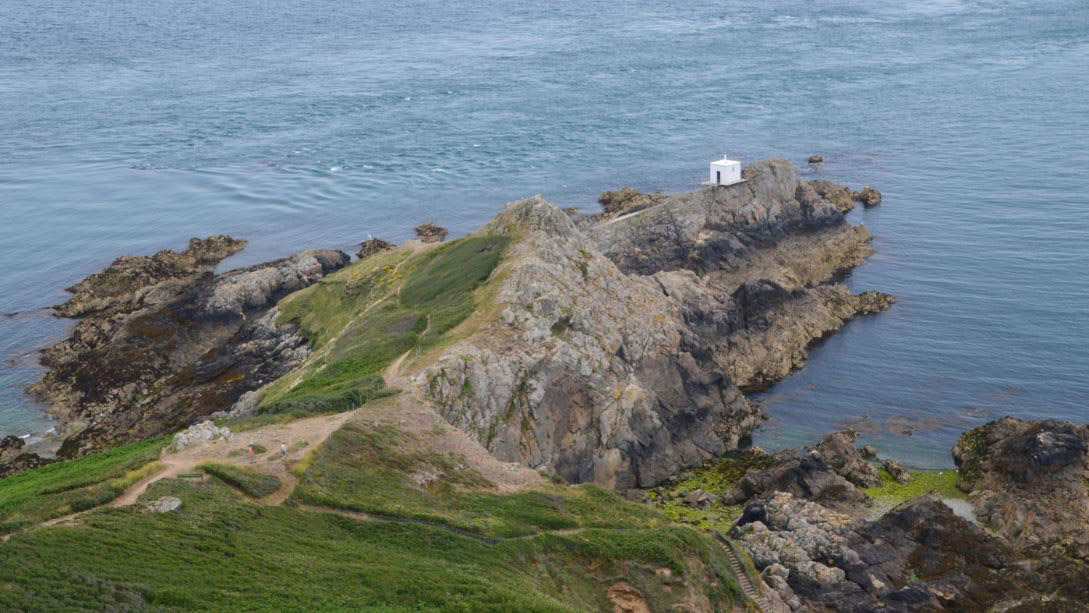Guernsey Coastal Path Including Herm & Sark